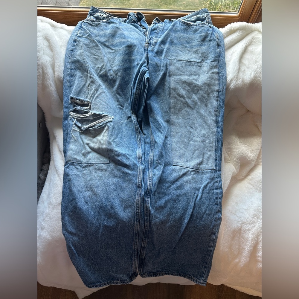 Universal Thread Mid Rise Baggy Jeans 14